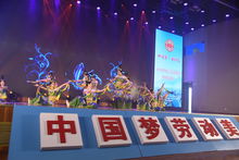 暖心文藝演出進工廠，省總工會為內江職工送文化服務